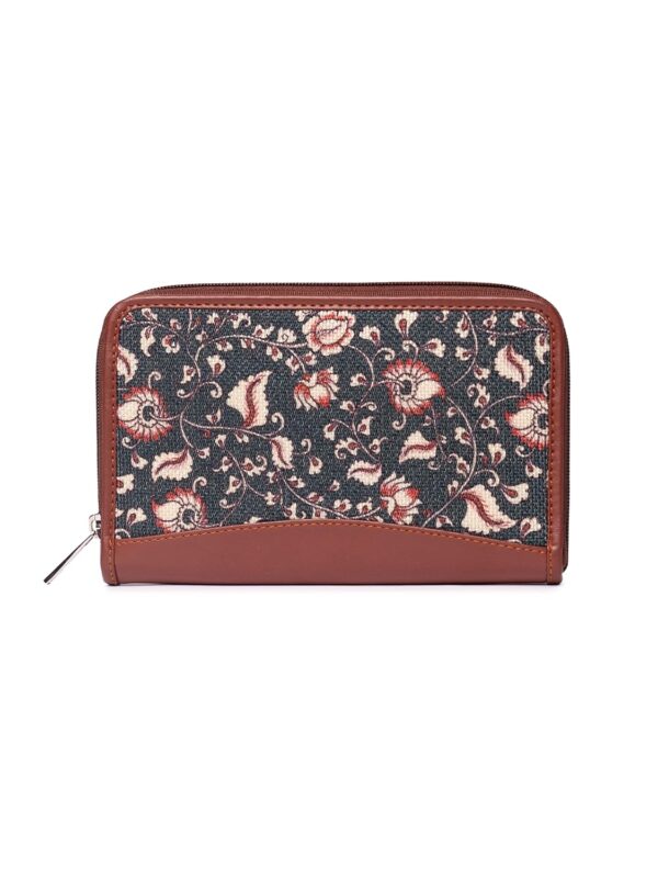 ZOUK Women's Handcrafted Classic Chain Wallet - Image 2