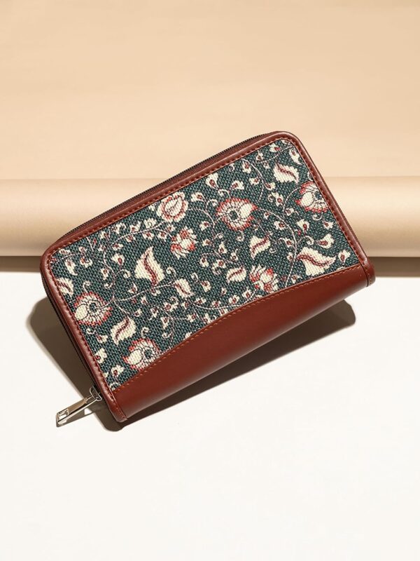 ZOUK Women's Handcrafted Classic Chain Wallet - Image 3
