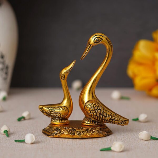 Webelkart Metal Kissing Duck Showpiece for Home and Office Decor Decor- Decorative Items for Home, Antique Home Decor (6 Inches) - Image 3